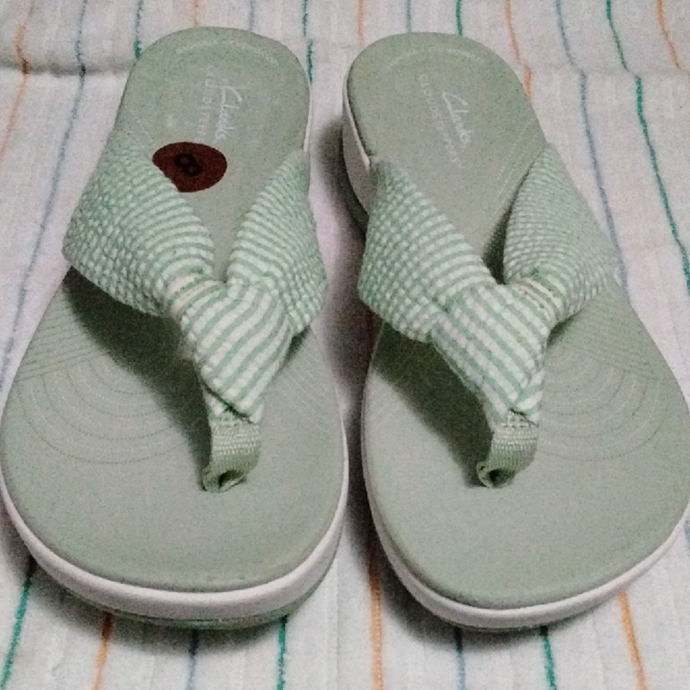 Clarks Mint Green Sandals NWOT